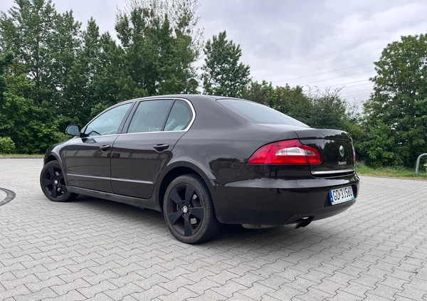 Skoda Superb cena 26800 przebieg: 234160, rok produkcji 2012 z Gdynia małe 466